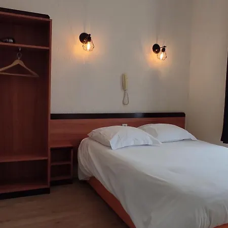 Готель Luxembourg Лурд